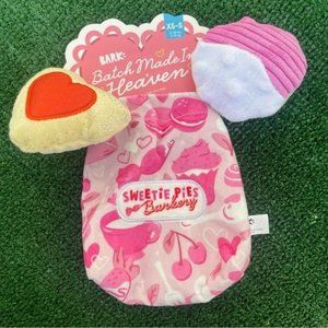 Bark Batch Made in Heaven Sweetie Pies Bakery Cookies Squeaky Toy Set NWT